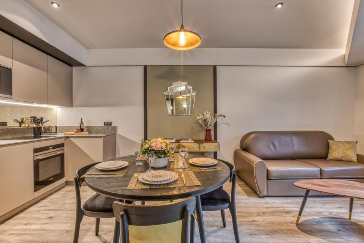 Majestic Broadway - 4 Star Apartment With Spectacular Views シャモニー エクステリア 写真